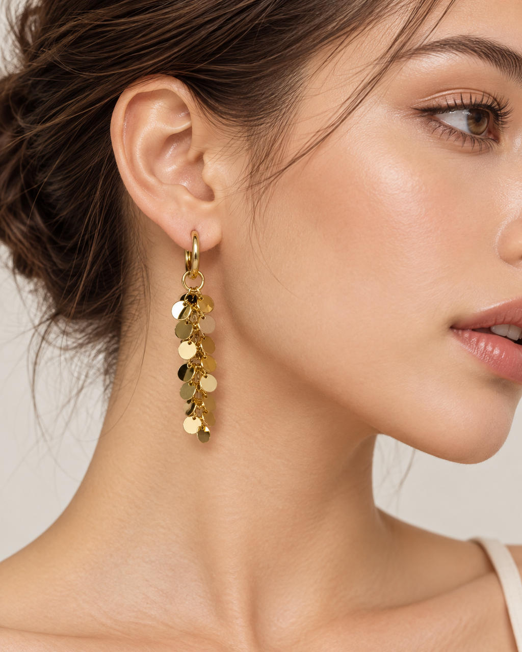 ZK-007 | Daisy – Gold Pul Püsküllü Sallantılı Küpe